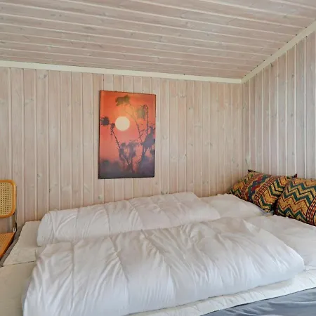 Three-bedroom Holiday In 97