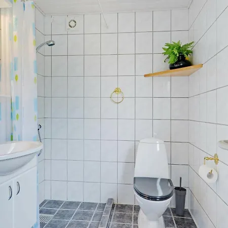Three-bedroom Holiday In 97